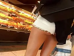 Tiny shorts Visa upp hennes sexiga tonåriga röv