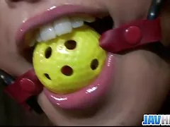 Vackra rumika blir kinky och jävla med en leksak kuk