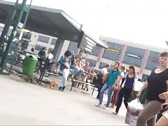 Bedövning teen gets upskirted