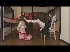 Asiatiska Lesbisk slav dyrka fötter