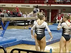 Gymnastik babe kommer göra din kuk hårt