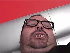 Puta locura präst damian straffar tonåring med en creampie